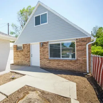 Custom built backyard guest home ADU in Dallas designed for private living space